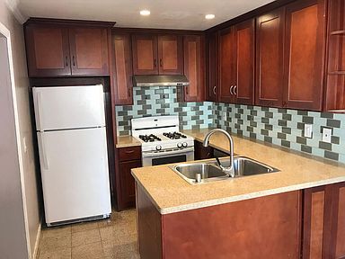 Foto del edificio - 33116 Lake Champlain St