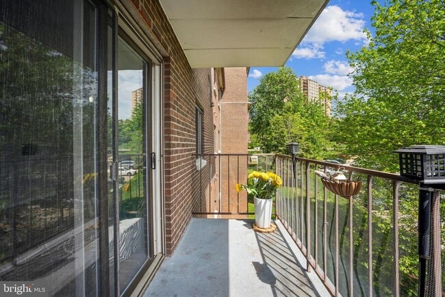 Building Photo - 6220 Edsall Rd