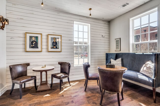 Building Photo - Sage Hill