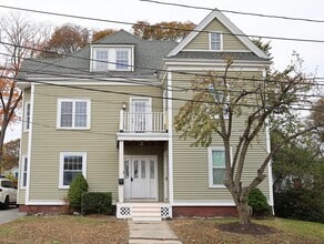 Building Photo - 15 Warren St