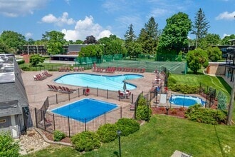 Building Photo - Homewood Manor