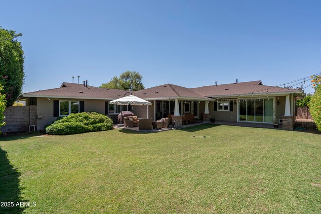 Building Photo - 4628 N Avenida Del Puente
