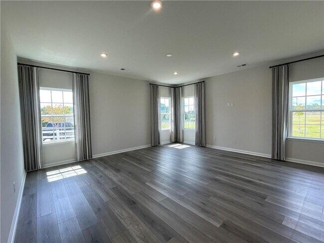 Building Photo - 105 Marchmont Dr