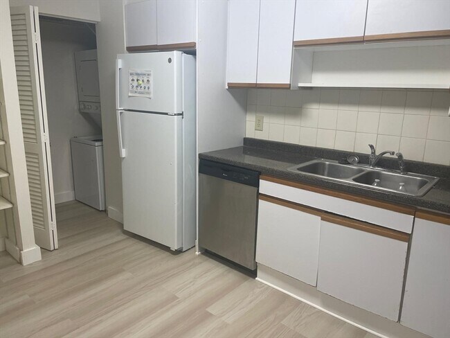 Foto del edificio - 1265 Beacon St