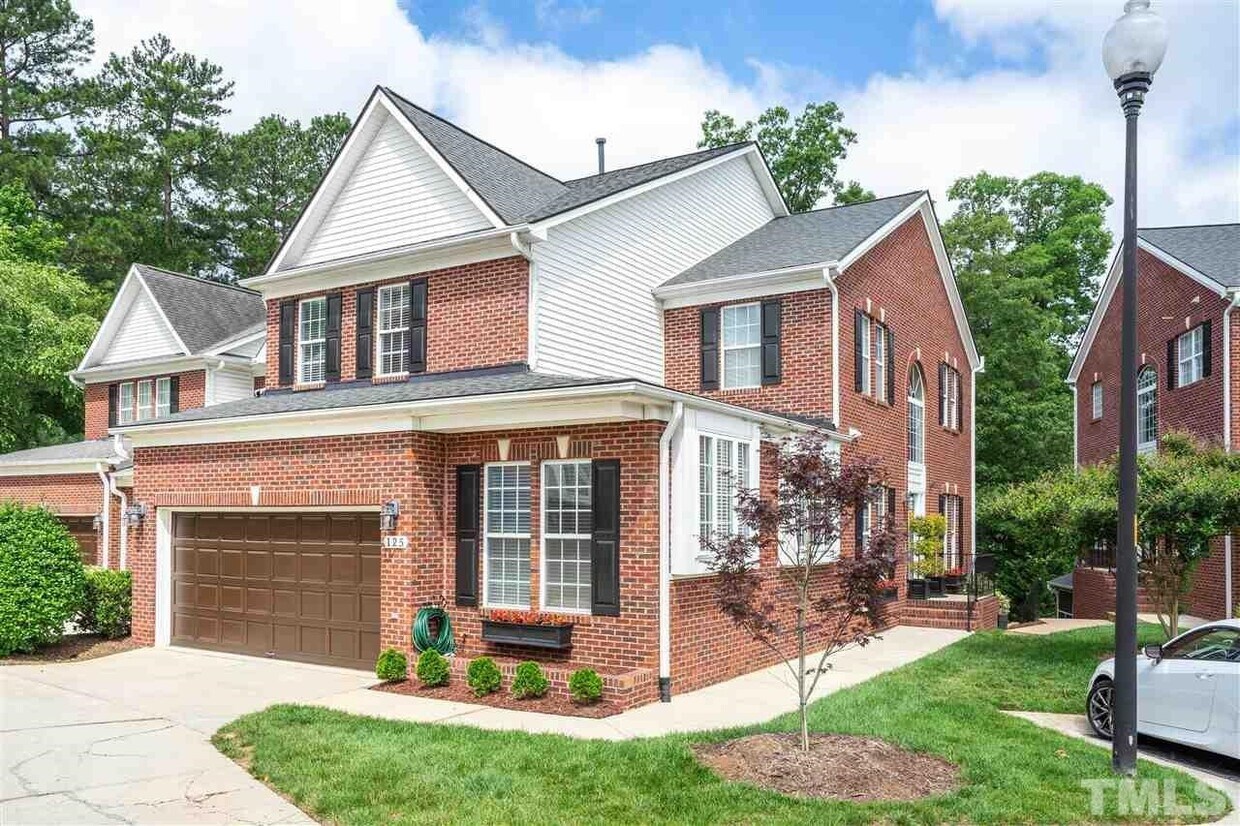Primary Photo - 125 Grande Dr