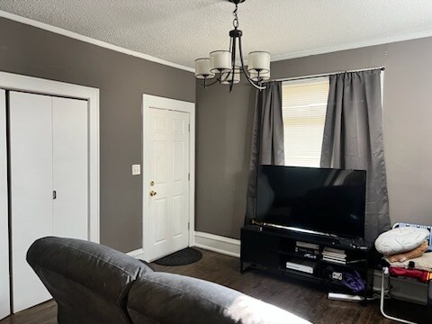 Building Photo - Beautifully renovated 1 bedroom duplex unit