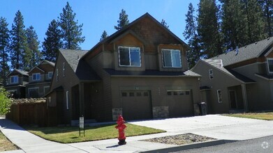 Building Photo - 1264 SW Silver Lake Blvd
