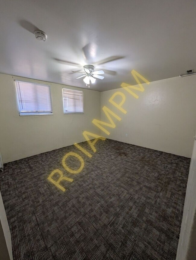 Foto del edificio - 2525 Falls Ave E