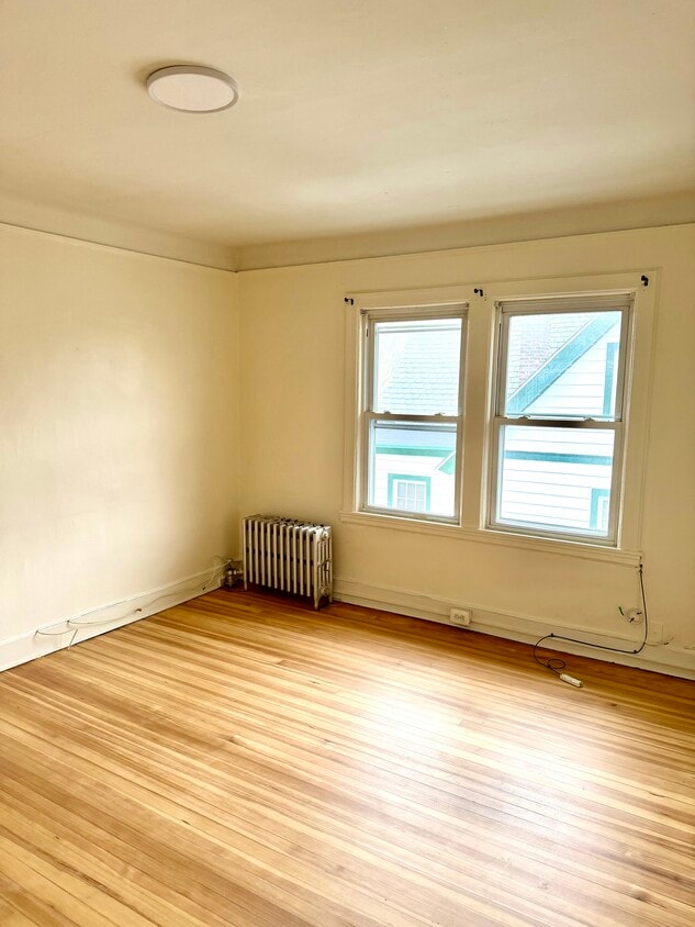 Primary Photo - 45 Underhill St