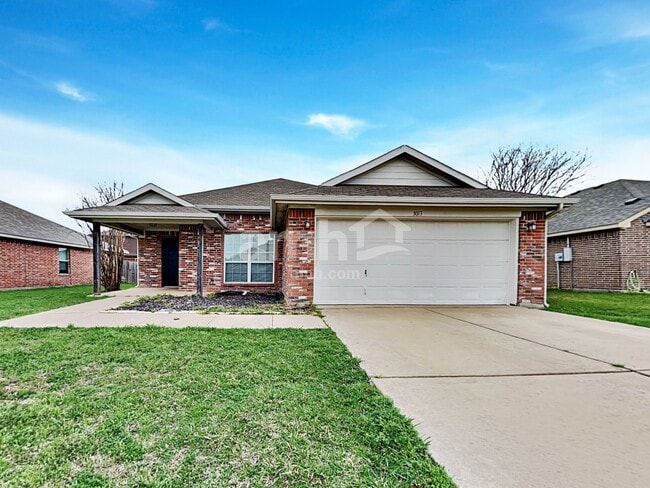 Building Photo - 3013 Lake Side Dr