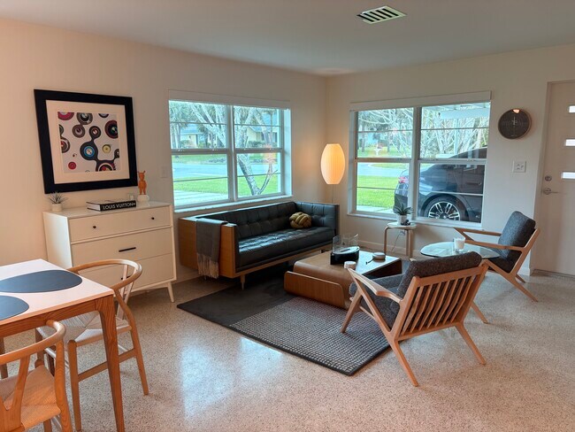 Foto del edificio - 301 3rd Ave