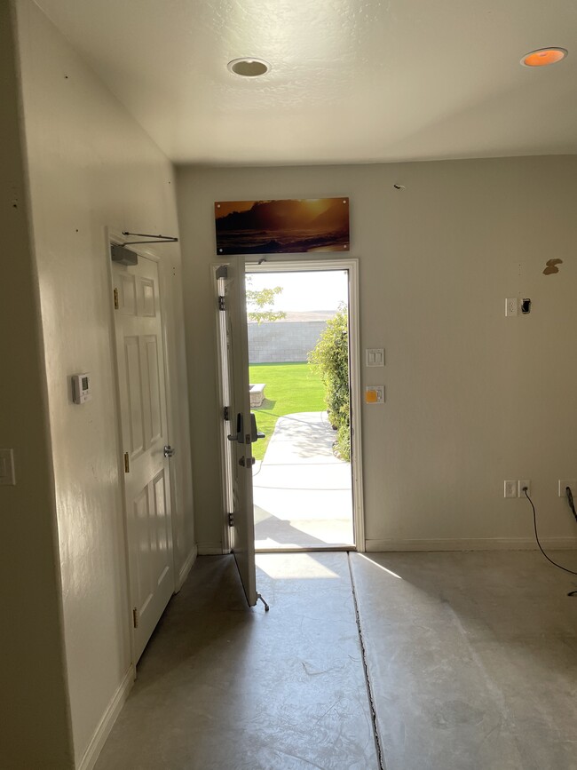 Building Photo - 10703 Petty Ct