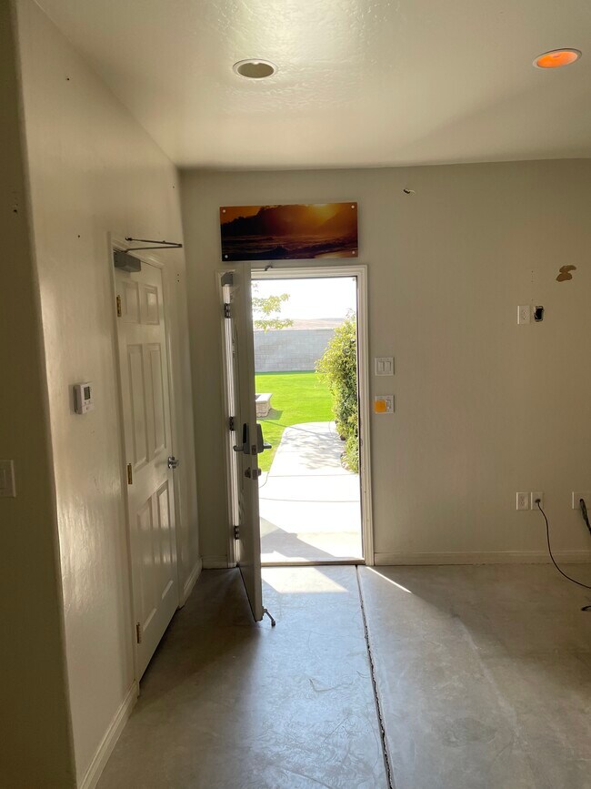 Foto del edificio - 10703 Petty Ct