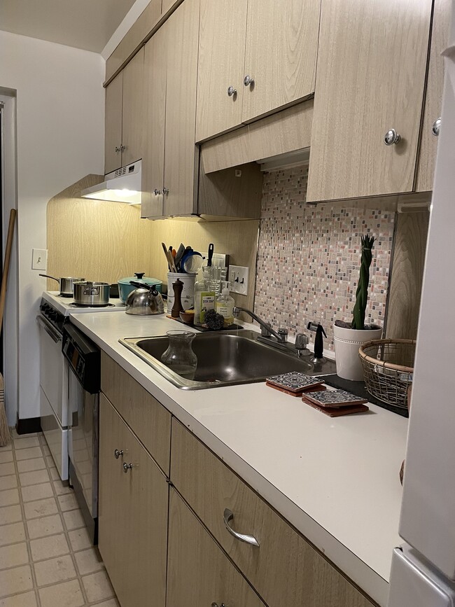 Foto del edificio - 8 Commonwealth Ct