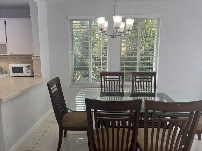 Foto del edificio - 240 Galen Dr