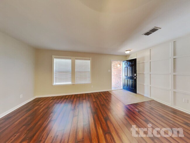 Building Photo - 529 Blue Sage