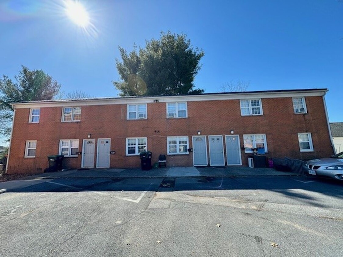 Primary Photo - Apartment for Rent in Bridgewater