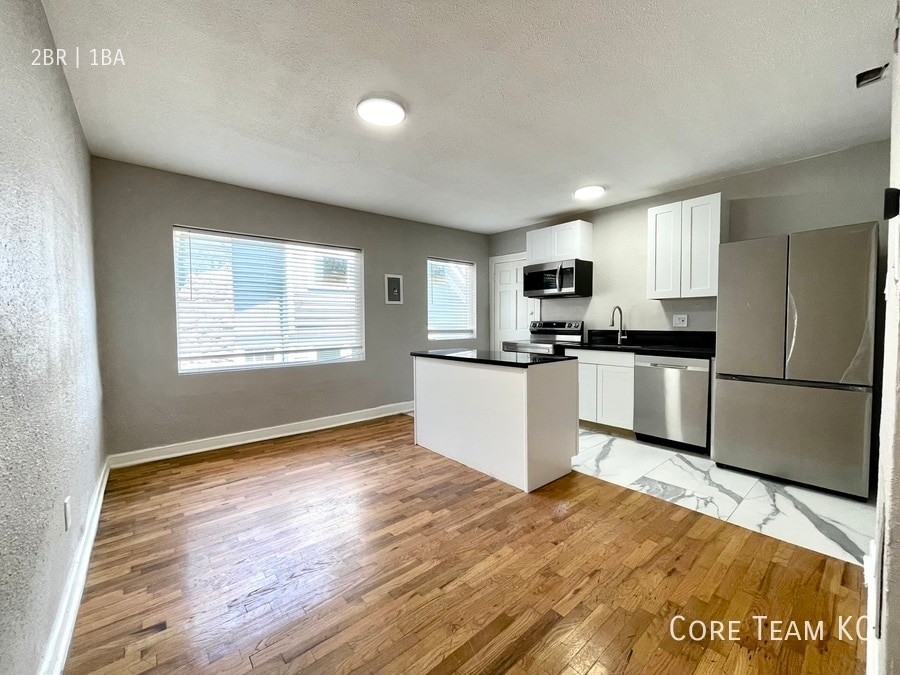Primary Photo - 1114 W 45th St