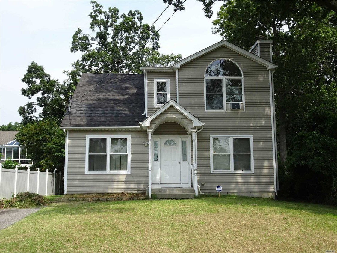 Primary Photo - 3 Robinson Dr
