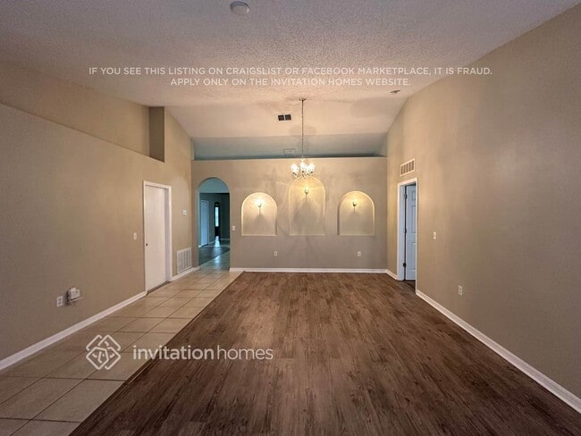 Building Photo - 2165 Clearwater Dr