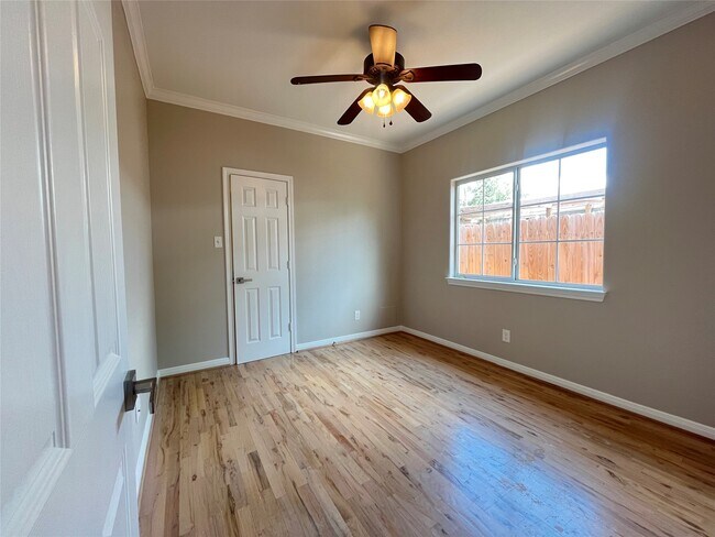 Foto del edificio - 6430 Skyview Dr