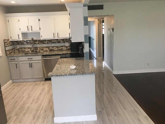 Foto del edificio - 384 Tuscany Ln