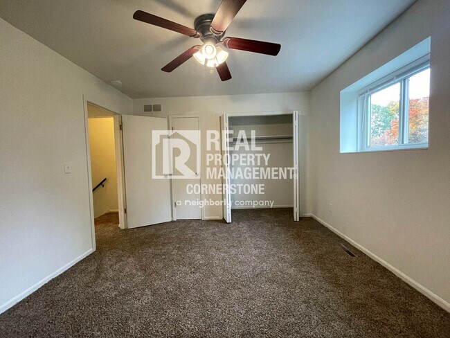 Foto del edificio - Move In Ready Townhome