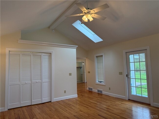 Building Photo - 3166B Seneca Turnpike