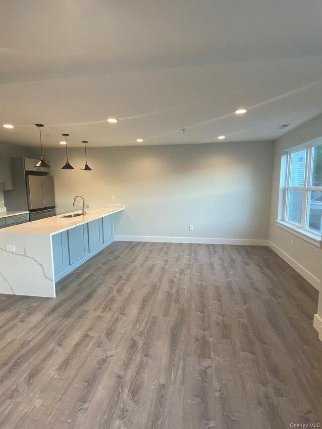 Building Photo - 530 N Main St