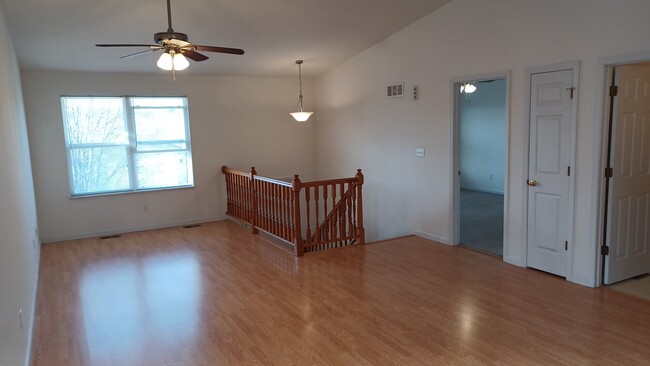 Foto del edificio - 348 Oak Ridge Pkwy