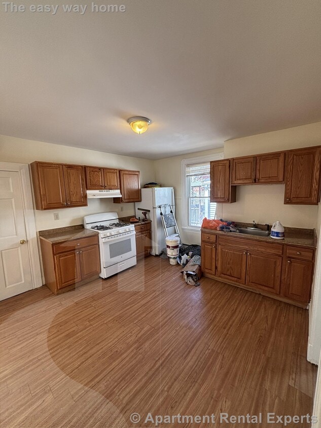 Photo - 569 Main St Unit #1