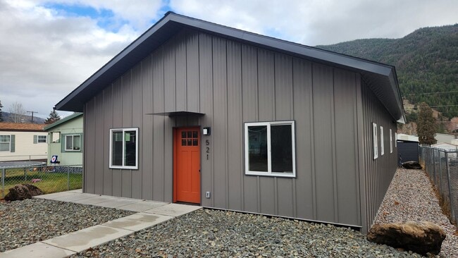 Building Photo - Newly Constructed Four Bedroom House With a Dog Considered