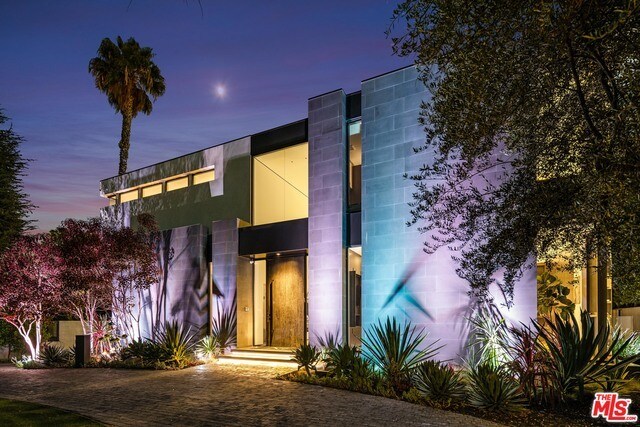Foto del edificio - 809 N Rexford Dr