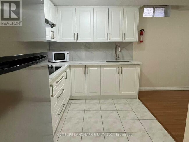 Building Photo - 73 Ketchum Crescent