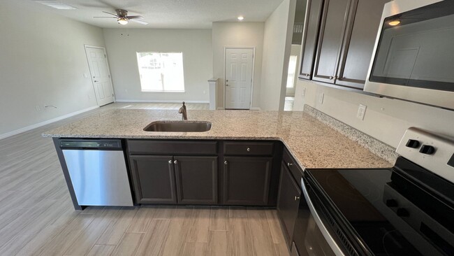 Building Photo - BEAUTIFUL 3 Bedroom, 2 Bathroom Home in Pa...
