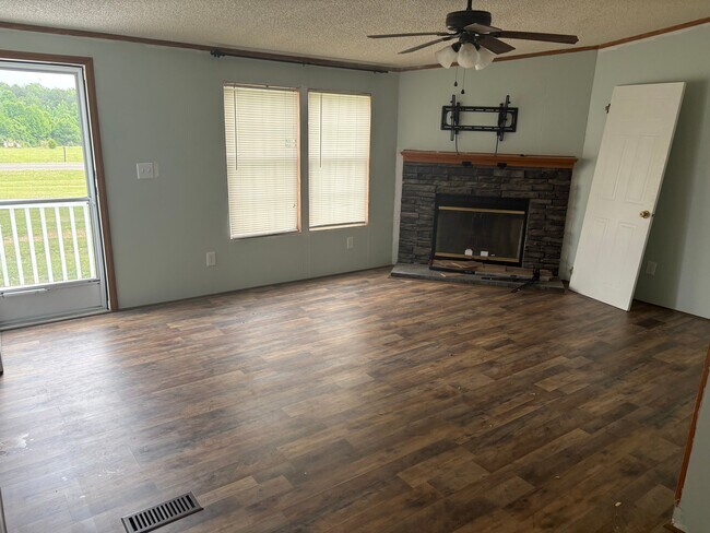 Foto del edificio - 2390 Claremont Rd