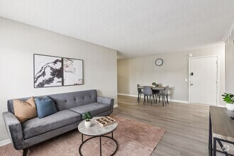 Building Photo - 914 Winthorne Dr