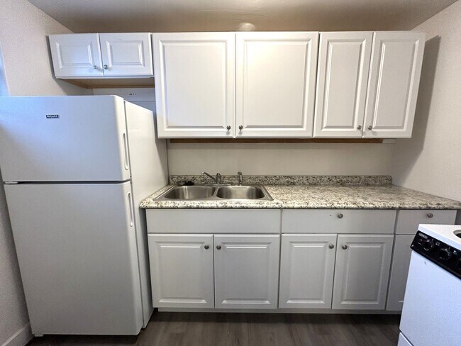 Foto del edificio - Unbeatable Value in Old Town Fort Collins - $200 Off First Month!