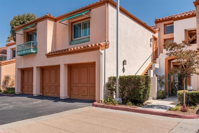 Building Photo - 260 Villa Point Dr