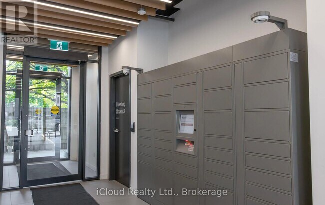 Building Photo - 1800 Simcoe St N