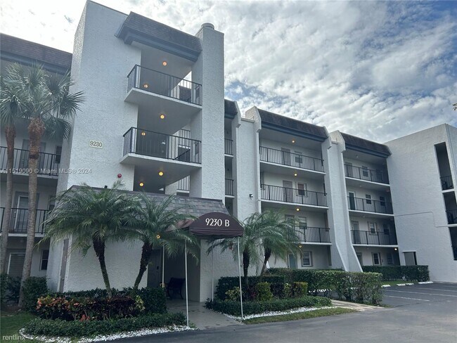 Foto del edificio - 3 br, 2 bath House - 9230 Lagoon Pl Apt 217