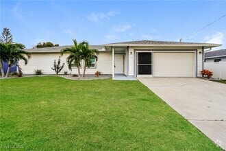 Building Photo - 902 SW 11th Ct