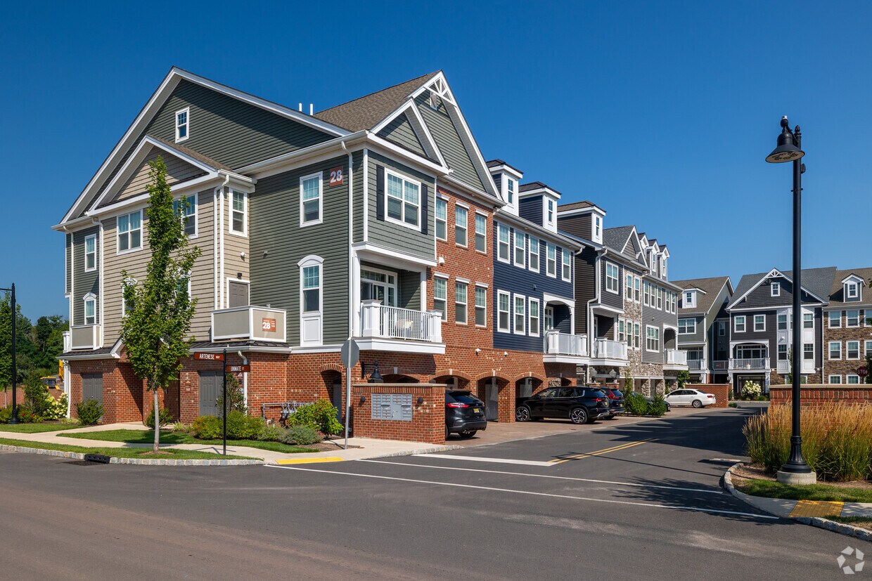 Foto principal - Ewing Town Center Apartments