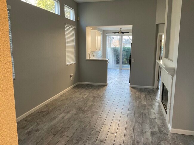 Foto del edificio - 1791 Kent Dr