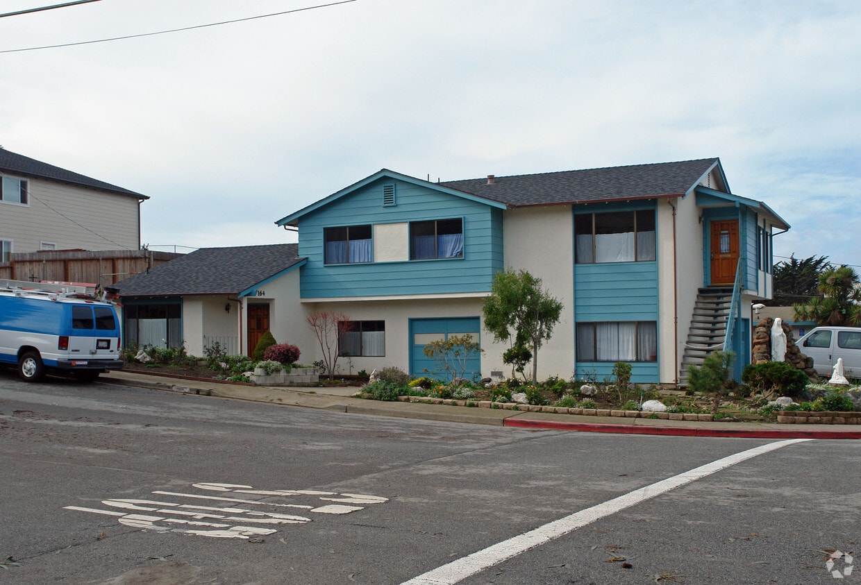 Primary Photo - 164-168 Milagra Dr
