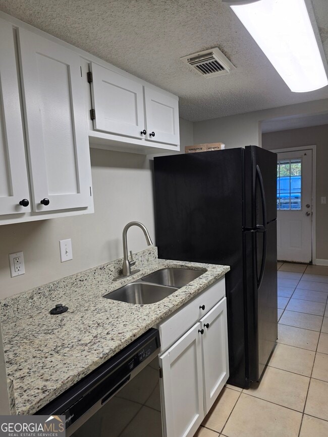 Foto del edificio - 728 Morningside Ln