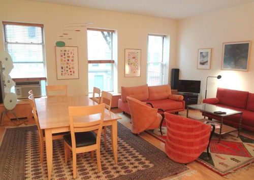 Foto principal - 451 W 49th St