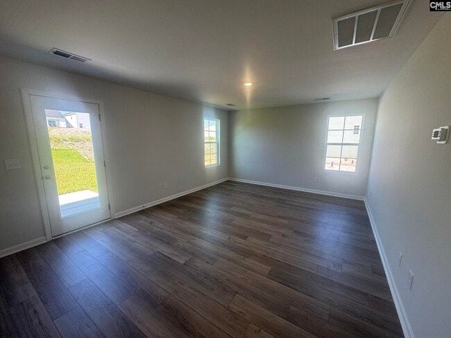 Building Photo - 3080 Hallsdale Dr