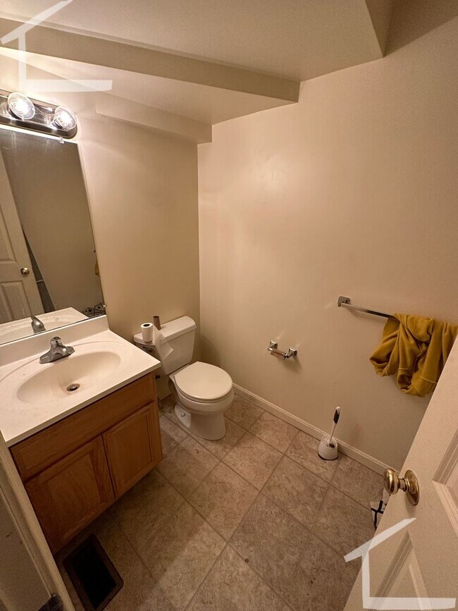 Foto del edificio - Amazing, brand new renovation 4 Bed 4.5 Ba...