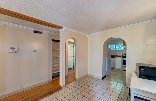 Foto del edificio - 26 Lynwood Pl